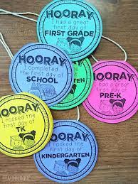 Free First Day Of School Necklaces Editable Kindergarten First Day Preschool First Day First Day Of School Activities