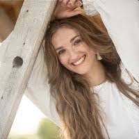 Terri Haddad's Instagram, Twitter & Facebook