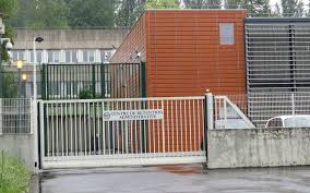 À quelle adresse envoyer ma déclaration d'impôt à palaiseau ? A Palaiseau Le Sos Des Policiers Du Centre De Retention Le Parisien