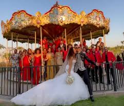 احتفل الفنان حسن أبو الروس، الذي حقق انتشارًا كبيرًا بظهوره في مسلسل بـ100 وش، بنجاح أغنية شيكالاستيك، التي طرحها قبل أسبوعٍ تقريبًا، حيث تُعد هذه الأغنية هي الأولى التي تجمعه مع فرقة المدفعجية وأمير عيد. Flrdlknhsevvsm