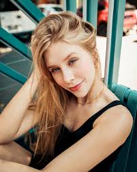 1, 2 ou 3? Fala sério, esse ensaio da @cela tá demais 😍