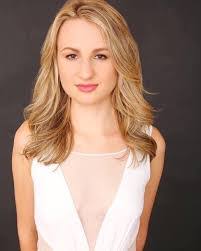 Sara Tripp's Instagram, Twitter & Facebook