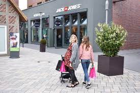 Shopping im designer outlet soltau: Familien Shopping Im Designer Outlet Soltau Oh Wunderbar Blog Family Fashion Lifestyle Travel