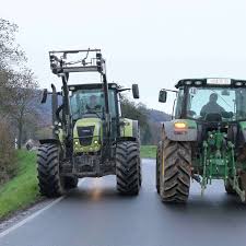 Dieser ist allerdings auf 5 jahre beschränkt. Minderjahrige Mit Viel Ps Unterwegs Ab 16 Jahren Darf Man Traktor Fahren Kreis Kassel