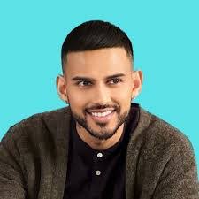 Amanda Sardelis's Instagram, Twitter & Facebook