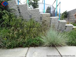 4 Simple And Crazy Tips Can Change Your Life Small Privacy Fence Rustic Fence Plants Pool Fence Flower Beds Alu Fence Landscaping Backyard Fences Rustic Fence