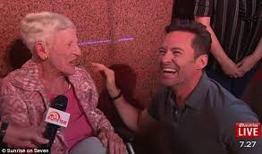 Samantha armytage (ast) samantha armytage. Samantha Armytage Cuddles Hollywood Hunk Hugh Jackman Express Digest