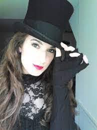 Ann Casswell's Instagram, Twitter & Facebook