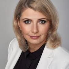 Elzbieta Bartnik's Instagram, Twitter & Facebook