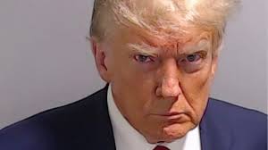 Republikeinen moeten kiezen tussen hun twee presidentskandidaten: waar  staan Donald Trump en zijn uitdager Nikki Haley voor?