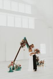 White Rose Barn Styled Shoot North Lawrence Ohio Stein Creative Co Ashley Stein Portrait Artist Wedding Photo Wedding Boudoir White Roses Styled Shoot