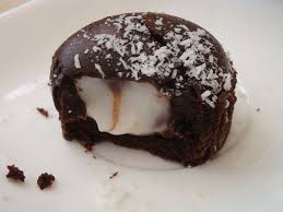Moelleux Fondant Au Chocolat Coeur Coulant Noix De Coco Je M Eclate Dans Ma Cuisine Gateau Au Chocolat Moelleux Gateau Coco Fondant Au Chocolat