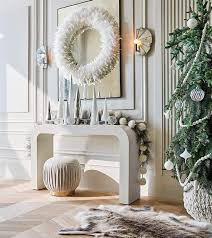 Pin By Jean Choe Art Design On Xristoygenna Leyka In 2020 Modern Holiday Decor Modern Christmas Decor Decor