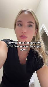 Why Does My Eye Hurt When I Look to The Right