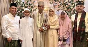 Tentu saja kumpulan tema acara yang menarik memang telah banyak dicari oleh orang di internet. Pernikahan Dimajukan Ustaz Abdul Somad Beri Mahar Fatimah Emas 244 Gram Suara Jatim