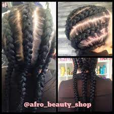 Die bei hollywoodstars und designern beliebten zöpfe, auch cornrows genannt, sind schmale, holländische zöpfe, die ganz nah an der kopfhaut von der stirn bis tief in den nacken geflochten werden. Cornrolls Cornrows