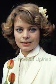 Ve studiu později pokračovala v praze a. Miroslava Safrankova Safrankova 20 X 30 Cm Foto Ohne Autogramm Nr 2 3 Ebay