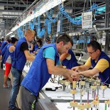 Locuri de munca arad 2017. MultinaÅ£ionalele Cu SpaÅ£ii De ProducÅ£ie In Municipiul Arad Fac AngajÄƒri Masive 13 02 2017 Bursa Ro