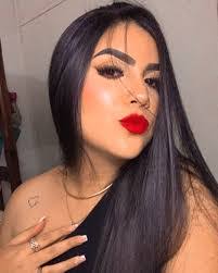 Maria Finol's Instagram, Twitter & Facebook