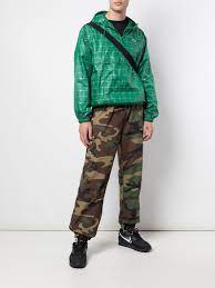 Web sitesinde sipariş verirken şartları, şartları ve nakliye ücretlerini belirtin. Supreme Camouflage Trail Trousers Farfetch
