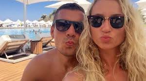 Lukas Podolski ponownie zostanie ojcem! Kim jest jego żona? [ZDJĘCIA]