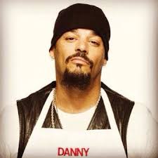 Does the Airport of Ponta Delgada have SIM cards for sale ?