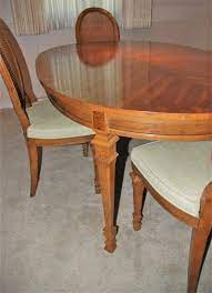 Dream home interiors can help you find the perfect formal dining set, casual dining set, dining table, kitchen table, stone top dining table, pub table, bar, bar and barstools, dining chair, china cabinet. Vintage 1960s Drexel Oval Dining Table W 4 Chairs Epic Auctions And Estate Sales