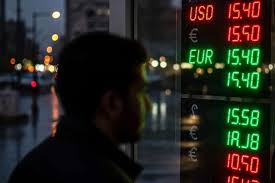 چرا قیمت دلار در بازه ۸۰ و ۹۰ هزار تومان گیر افتاد؟
