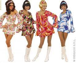 Studentenbewegungen und bürgerrechtsunruhen sind tonangebend für den politischen gedankenwechsel der bevölkerung. 70er Flowerpower Kleid 70er Jahre Kleider 70er Jahre Kostum 70er Jahre Outfit