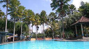Klaten dapat dikatakan sebagai kota seribu umbul, dikarenakan begitu banyaknya mata air yang berada di kota ini. An Island Picture Of Umbul Bening Banyuwangi Tripadvisor