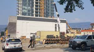 The mounties say they responded to the collapse, which knocked out power for most of the city's downtown core and forced an evacuation of the surrounding area on monday. 0dkll1kadal2vm