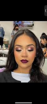 Busco trabajo de lo q sea cualquier información se lo agradecería muchísimo 