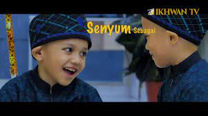 Kaum wanita (khususnya ibu, isteri, adik beradik perempuan dan anak perempuan) kebiasaannya akan menerima hadiah istimewa dari yang tersayang. Nasyid Kanak Kanak Senyumlah Cahaya Mata Youtube