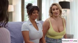 Milf Penny Barber thanks her lesbian friends Ryan Keely and Daisy Fuentes  for helping.In return she lets the busty ladies taste and eat her pussy. -  XNXX.COM