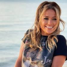 159 млн подписчиков, 1 271 подписок, 3 097 публикаций — посмотрите в instagram фото и видео jennifer lopez (@jlo). Vneshnij Vid Dzhennifer Lopes V Tope I Leginsah Na Ulice Vyzval Spory V Seti Vneshnij Vid Cennosti Lenta Ru