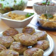Hirse Mungobohnen Bratlinge Unsere Veganen Frikadellen Rezept Mungobohnen Bratlinge Lebensmittel Essen