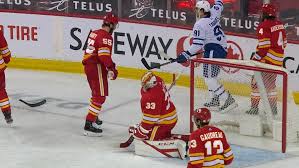 Maple leafs c auston matthews. Auston Matthews John Tavares Lead Maple Leafs In 4 2 Win Over Flames Ctv News