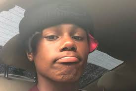 Un joven afroamericano contó las reglas de su mamá para "volver a casa  vivo"