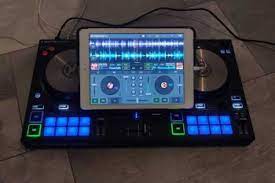 Baby decks dj is a decent app for the ipad. The 8 Absolute Best Apple Ios Ipad Iphone Dj Apps In 2020 Dj Pro Tips