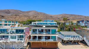 Malibu motels malibu campgrounds malibu business hotels malibu luxury hotels romantic hotels in malibu malibu beach hotels malibu green hotels malibu malibu tourism: Matthew Perry Lists Pacific Front Malibu Retreat For 14 95 Million Architectural Digest