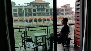 Hotel sentral melaka berada di pusat bandar melaka. Hotel Dilihat Dari Tepi Sungai Picture Of Quayside Hotel Melaka Tripadvisor