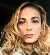 新闻九卦】十五的月亮十七圆！体操世锦赛战况正酣！美国恐袭遇难加国公民增至4人！性侵按摩师认罪！蒙村迎来长腿大象！大多伦多地区为鸡投票！