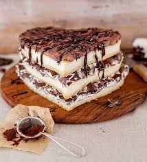 Schicht in die förmchen geben und wieder in den tiefkühler stellen. Valentinstags Triple Chocolate Cheesecake Rezept Anleitung