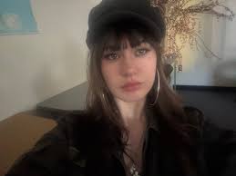 MODEL looking to help with people trying to grow and needing experience!