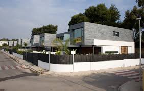 We selected 10 bungalow type houses, and single story modern house design, along with their size, details, floors plans and estimated cost. Six Semi Detached Houses Isolated House In Rocafort Antonio Altarriba Comes Archdaily