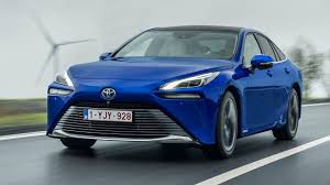 Idannyeli's alluring gaze - utterly hypnotic