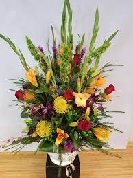 It will greet you with an excellent replica of the historic montauk lighthouse with timeless elegance matched by all the modern comforts. Flowers By Richard Home Facebook