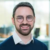 3200+ profils pour “Stuber”