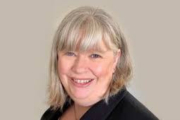 Robyn Crowley's Instagram, Twitter & Facebook