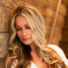 Sandee June's “Hurricane” storms the Texas country charts with a powerful  debut